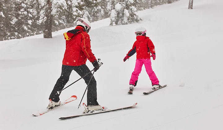 Vestirse para esquiar: encuentra ropa de nieve barata